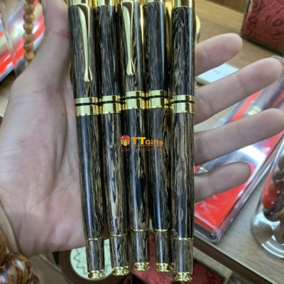 Bút ký gỗ trầm sánh dạng nắp BG 22