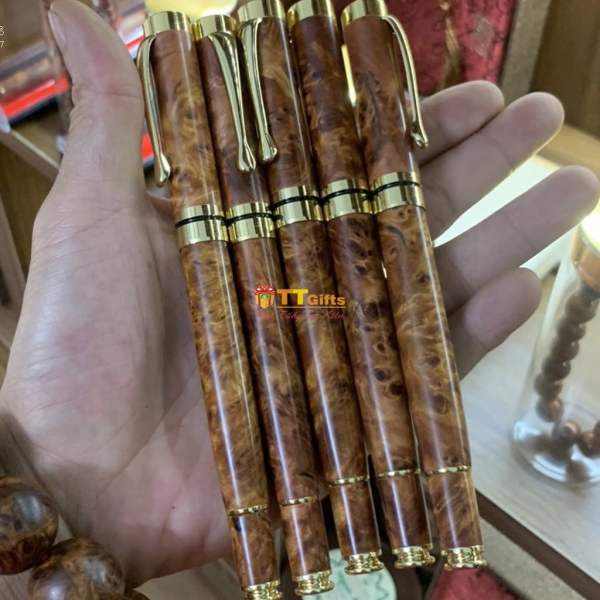 Bút ký gỗ nu huyết long dạng nắp BG 14