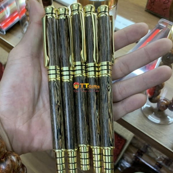 Bút ký gỗ trầm sánh dạng nắp BG 23