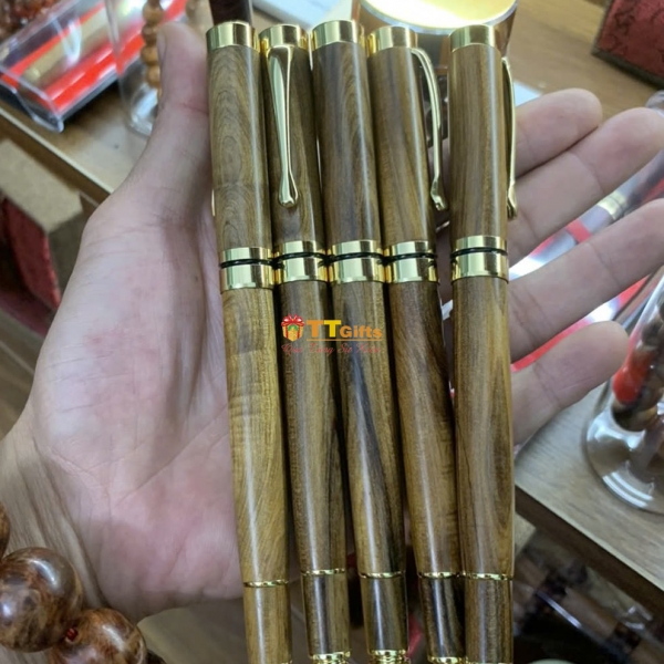 Bút ký gỗ bách xanh dạng nắp BG 08